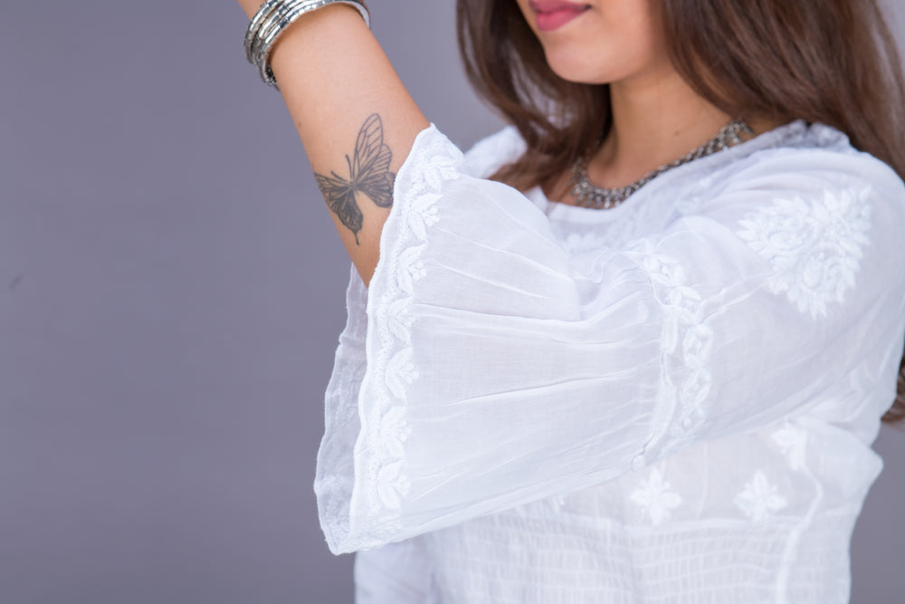 WHITE SHORT TOP ELASTIC
