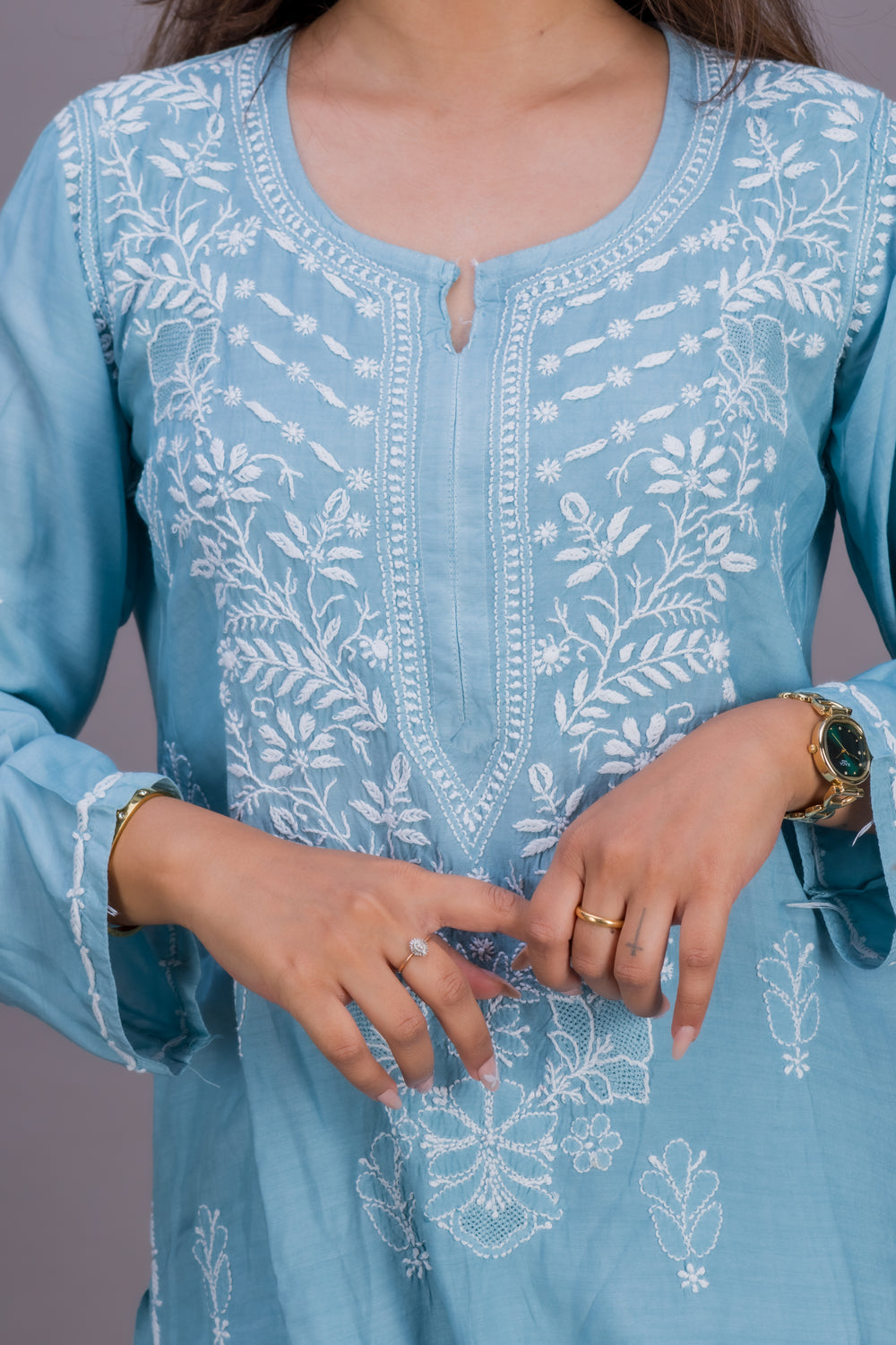 MUSLIN KURTA SET(WHITE THREAD)