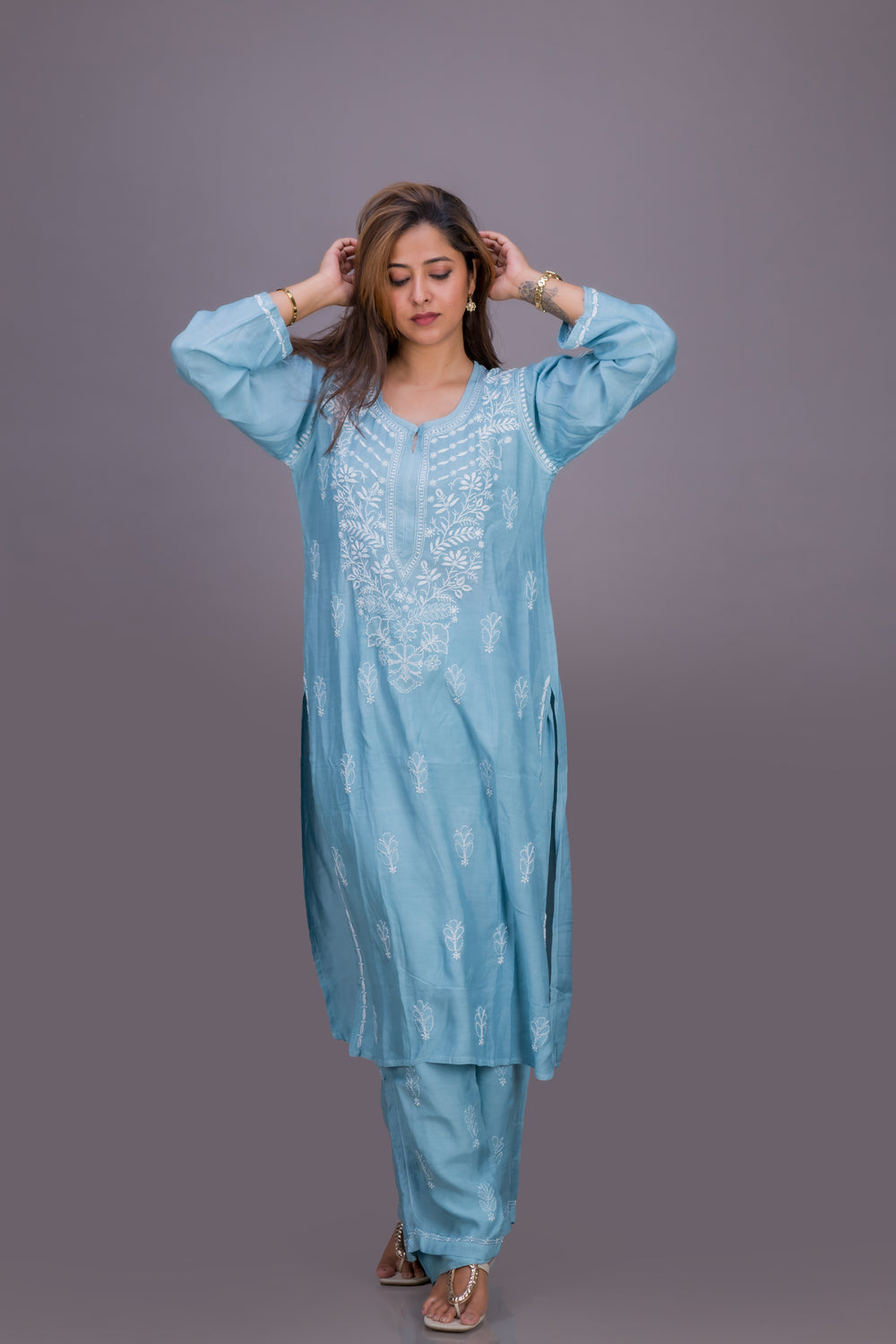 MUSLIN KURTA SET(WHITE THREAD)